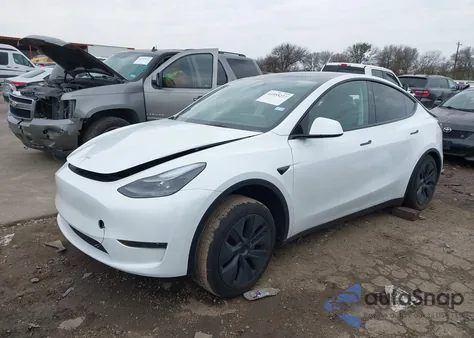 2025 Tesla Model Y Long Range Dual Motor All-Wheel Drive из США, поврежденный, VIN 7SAYGDED9SA357876